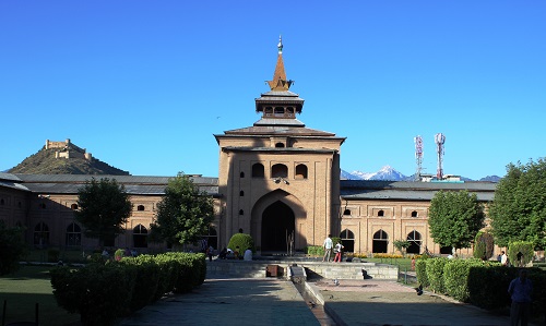 This early 14 century mosque is situated in the middle of Old Srinagar town. This one is worth a visit for the number of times it has been re-built. Highly recommended.